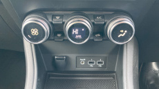 Renault Captur 1.0 TCE 90 Iconic 5dr Petrol Hatchback